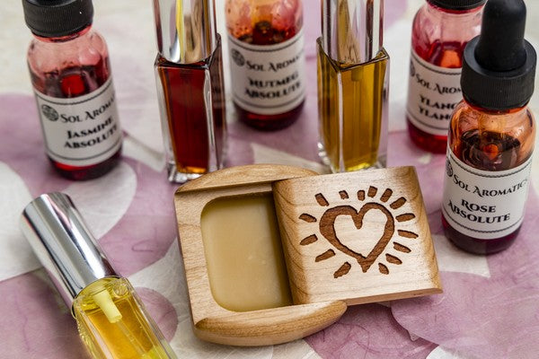 Why Choose Natural Perfume? What Makes It Unique